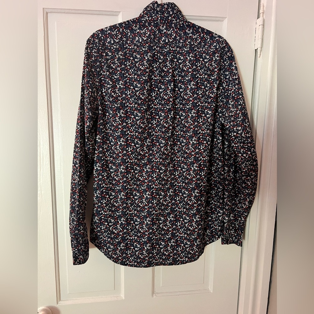 J Crew Men’s Classic Sz M floral button down.